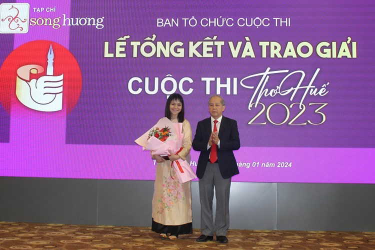 Hơn 1.700 tác phẩm dự thi “Thơ Huế 2023” - Anh 1