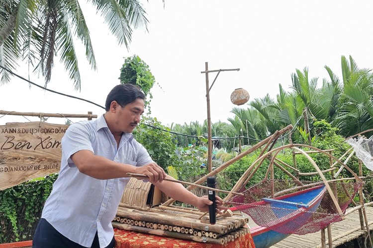Tái hiện lại bè rớ nét đặc trưng sông nước trên dòng Kinh Giang phục vụ du khách - Anh 2