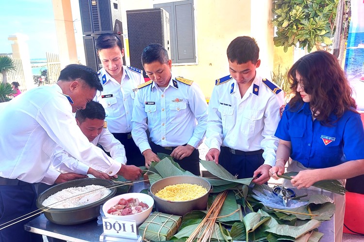 Tết hải đảo, Xuân ấm áp thắm tình quân dân tại Lý Sơn - Anh 2