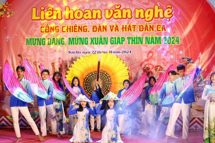 Liên hoan văn nghệ “Mừng Đảng, mừng Xuân Giáp Thìn” - Anh 3