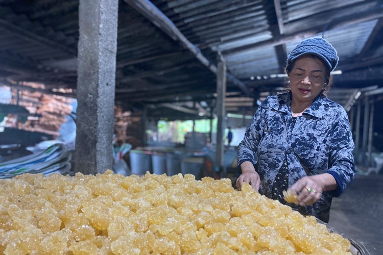 Đường phèn, đặc sản nổi tiếng ở Quảng Ngãi - Anh 3
