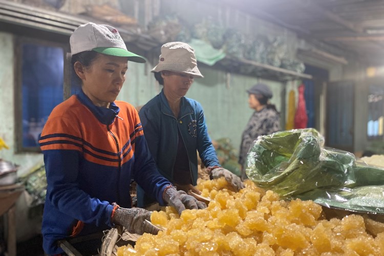 Đường phèn, đặc sản nổi tiếng ở Quảng Ngãi - Anh 4