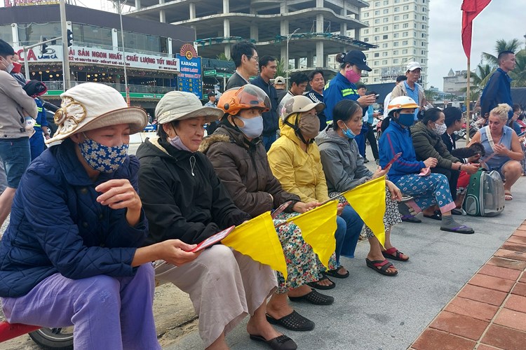 Sôi động các trò chơi dân gian tại chương trình vui Xuân bãi biển Đà Nẵng - Anh 5