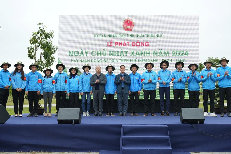 Phong trào “Ngày Chủ nhật xanh” tiếp tục lan tỏa sâu rộng trong cộng đồng - Anh 2