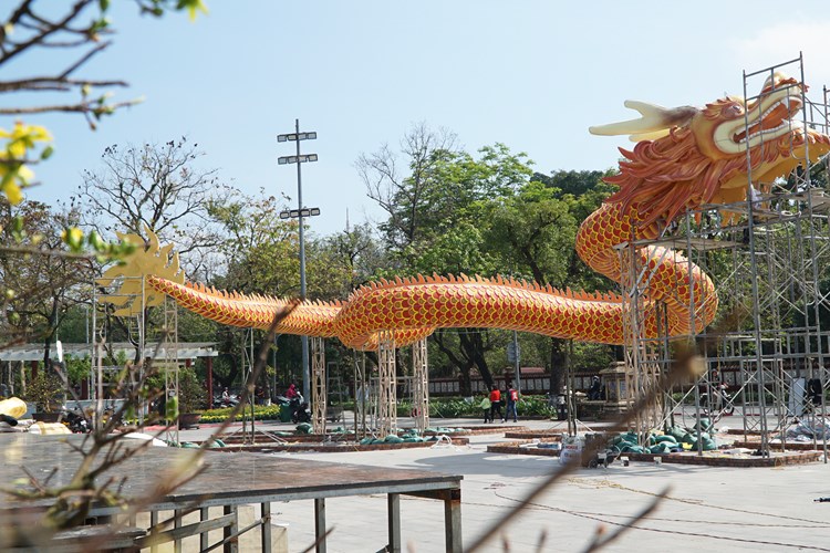 Cặp linh vật rồng ở Huế gây ấn tượng với du khách - Anh 2