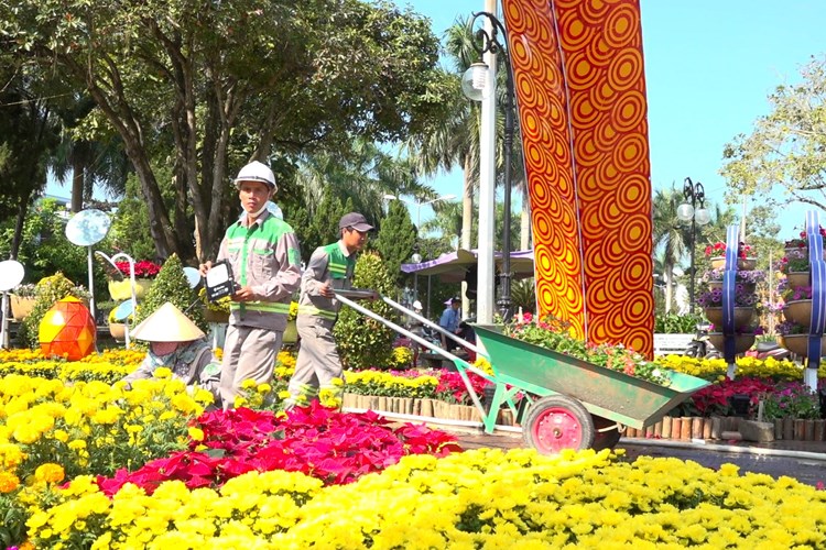 Linh vật rồng được khen đẹp, thần thái qua bàn tay của nghệ nhân quê ở đảo Lý Sơn - Anh 5