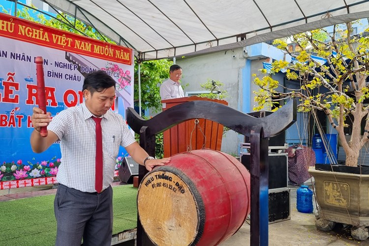 Quảng Ngãi: Ra quân đánh bắt hải sản, kỳ vọng năm mới bội thu - Anh 1