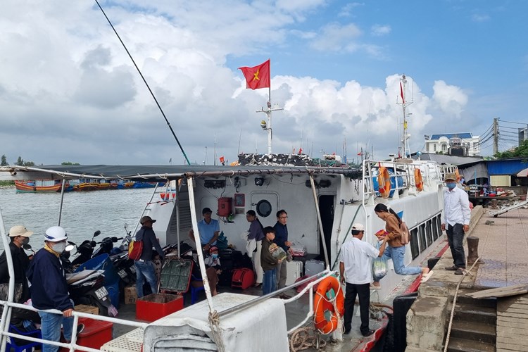 Đảm bảo an toàn cho du khách và người dân du xuân đảo Lý Sơn - Anh 5