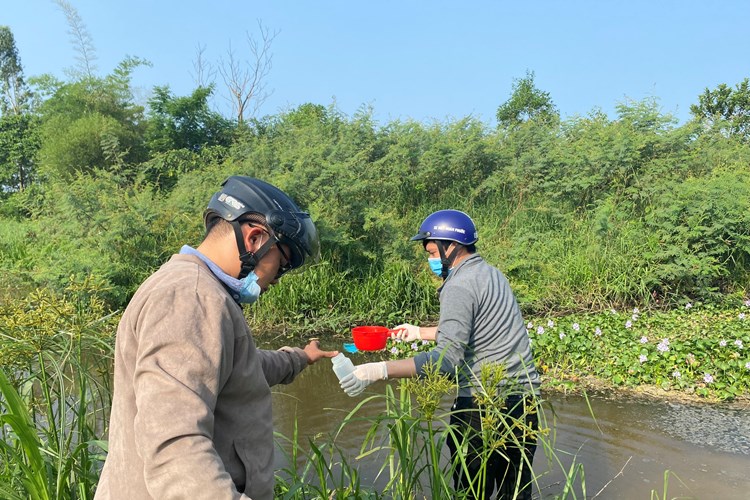 Xả thải có chứa chất xyanua vượt quy định, một doanh nghiệp bị xử phạt 330 triệu đồng - Anh 2