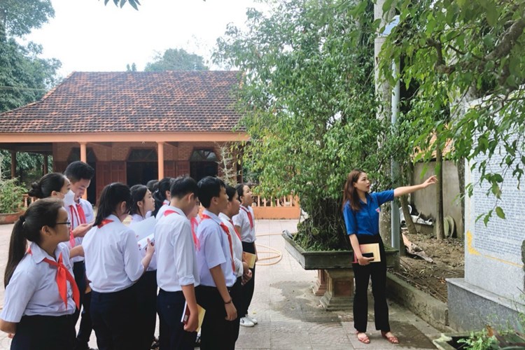 Những “bóng hồng” tình nguyện tòng quân - Anh 4