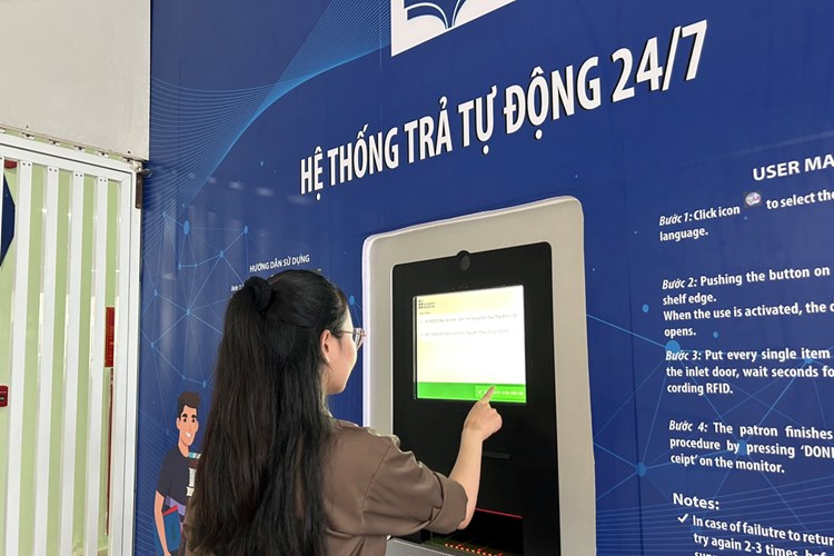 Chuyển đổi số, phát triển sách điện tử để đáp ứng nhu cầu độc giả trẻ - Anh 1