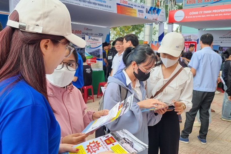 Quảng Ngãi cần tuyển dụng hơn 14,5 nghìn lao động - Anh 2