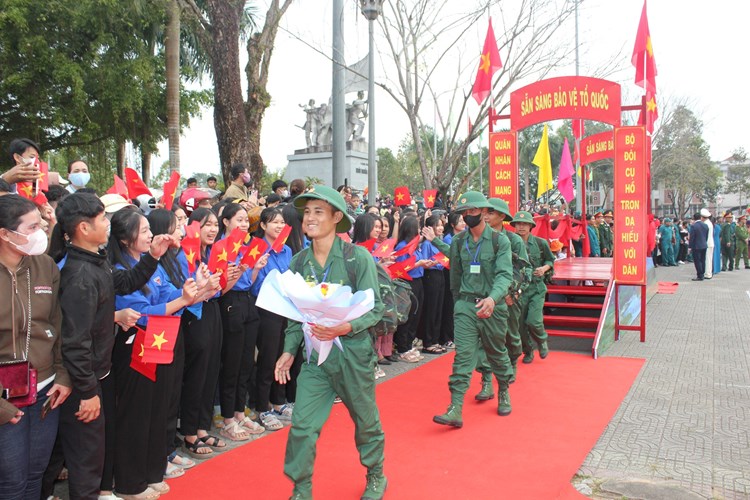 Ngày hội tòng quân ở Quảng Ngãi - Anh 9