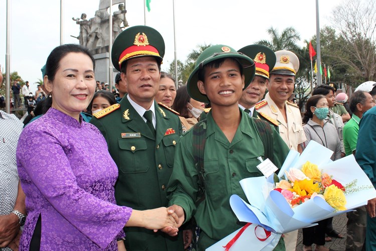 Ngày hội tòng quân ở Quảng Ngãi - Anh 8
