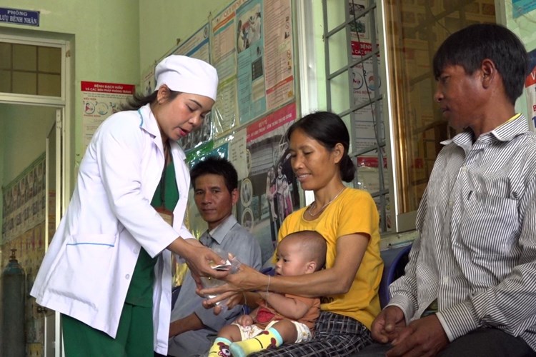 Những chiến sĩ “áo trắng” tận tậm với nghề - Anh 1