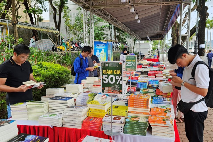 Khai mạc Ngày hội Văn hóa đọc Đà Nẵng - Anh 2