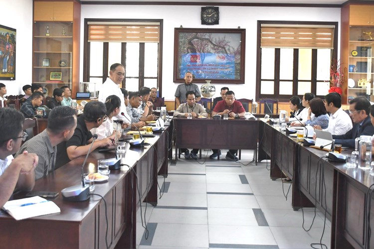 Đoàn trưởng làng Indonesia trao đổi kinh nghiệm bảo tồn di sản văn hóa tại Quảng Nam - Anh 3