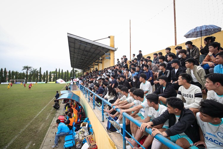 Đại học TDTT Đà Nẵng vào chung kết Giải Bóng đá Thanh Niên sinh viên Việt Nam - Anh 3