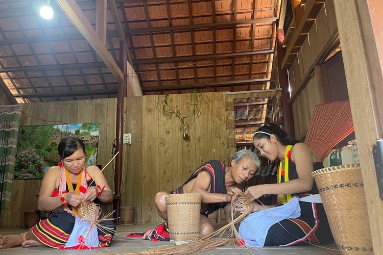Quảng Nam: Triển khai thực hiện Dự án 6 bảo tồn, phát huy văn hóa truyền thống dân tộc thiểu số gắn với phát triển du lịch - Anh 2