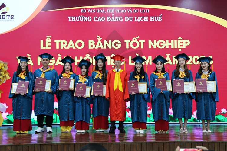 Kết nối việc làm cho sinh viên du lịch ngay sau khi nhận bằng tốt nghiệp - Anh 1