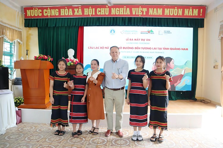 Quảng Nam: Ra mắt 6 CLB Nữ sinh mở đường đến tương lai - Anh 2