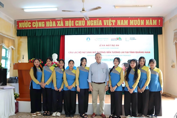 Quảng Nam: Ra mắt 6 CLB Nữ sinh mở đường đến tương lai - Anh 1