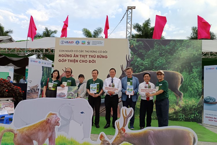 Quảng Nam: Triển lãm, mít tinh kêu gọi ngừng ăn thịt thú rừng - Anh 2