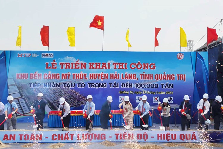 Triển khai xây dựng Khu bến cảng Mỹ Thủy với tổng đầu tư hơn 14.230 tỉ đồng - Anh 1
