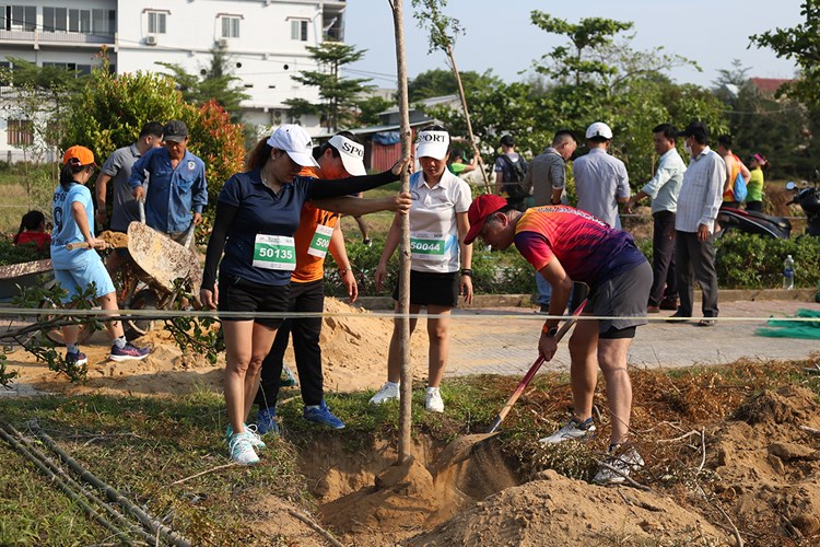 Chạy vì những ngôi trường xanh - Anh 1