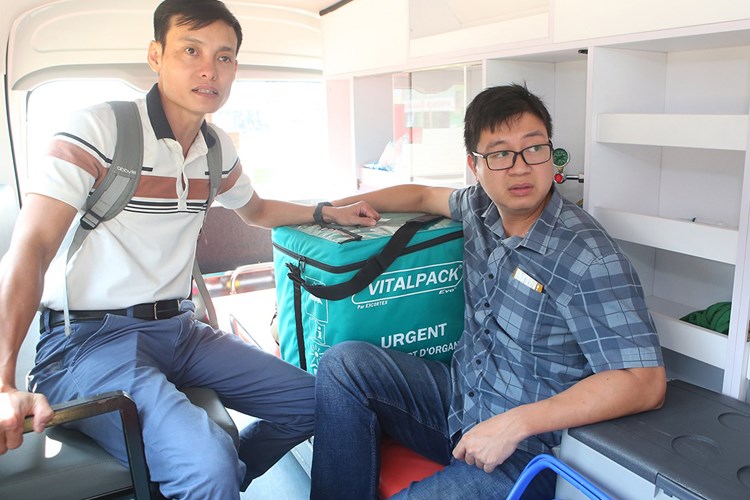 Trong 48 giờ, Bệnh viện Trung ương Huế lập kỷ lục với 8 ca ghép tạng thành công - Anh 2