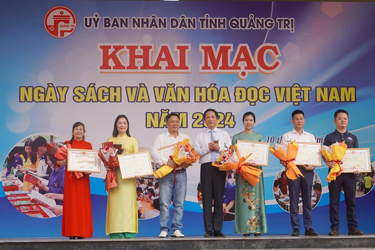 Khai mạc Ngày Sách và Văn hóa đọc năm 2024 tại Quảng Trị - Anh 1