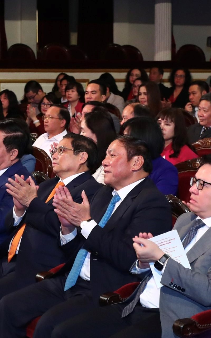 Chương trình nghệ thuật đặc biệt chào mừng 80 năm ra đời Đề cương về văn hóa Việt Nam - Anh 3