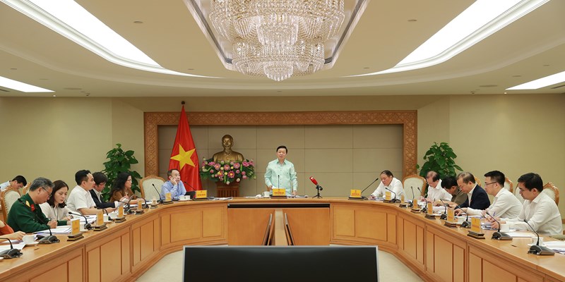 Khuyến khích, thúc đẩy văn học phát triển - Anh 1