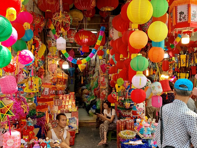 Phố Hàng Mã nhộn nhịp trước Tết Trung thu - Anh 5