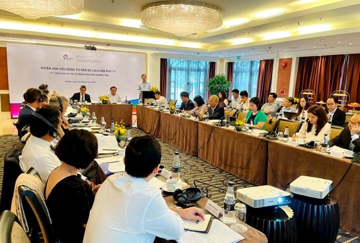 Thị trường nội địa là điểm tựa để phát triển du lịch bền vững - Anh 1