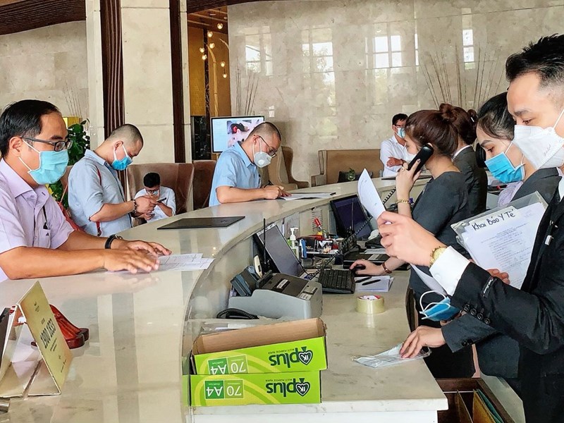 Cần Thơ: Tạm đình chỉ hoạt động các dịch vụ không thiết yếu từ 0h ngày 4.5 - Anh 1