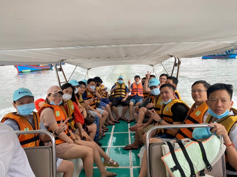 Thủ tục đơn giản nhất để tiền hỗ trợ đến được tay hướng dẫn viên - Anh 1