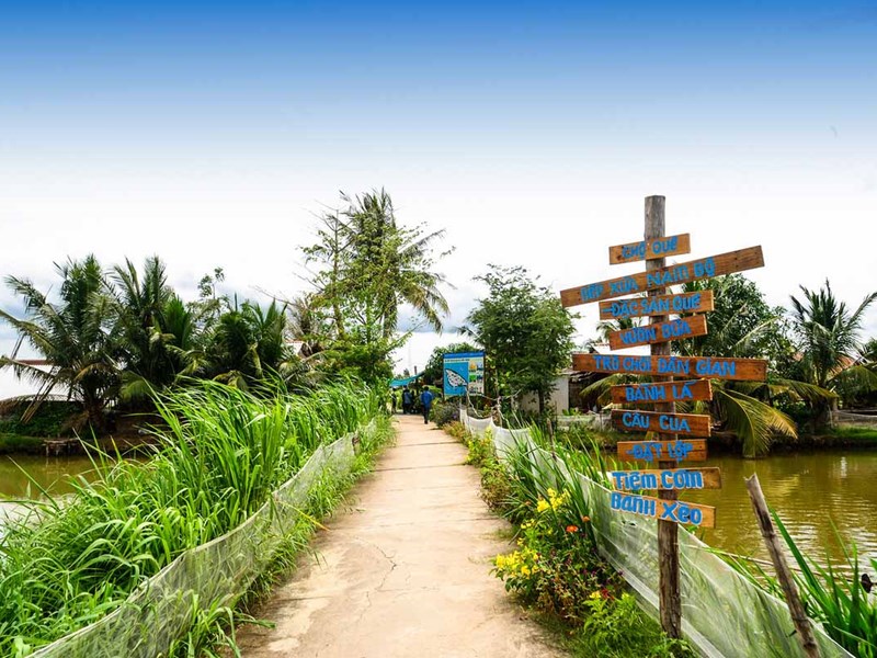Du lịch Việt Nam-Những việc cần làm để tăng tốc - Anh 7