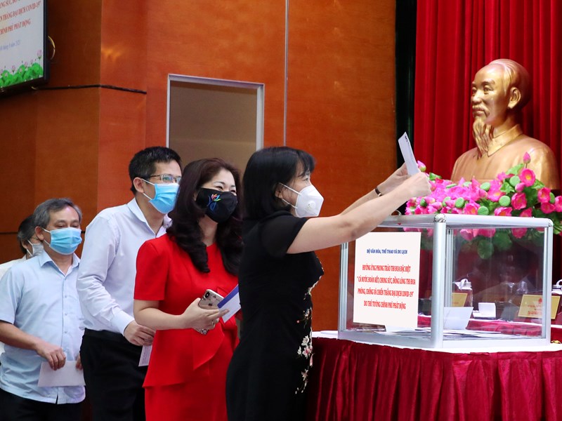 Bộ VHTTDL: Hưởng ứng phong trào thi đua đặc biệt “Cả nước đoàn kết, chung sức, đồng lòng thi đua, phòng, chống và chiến thắng đại dịch Covid-19” - Anh 9