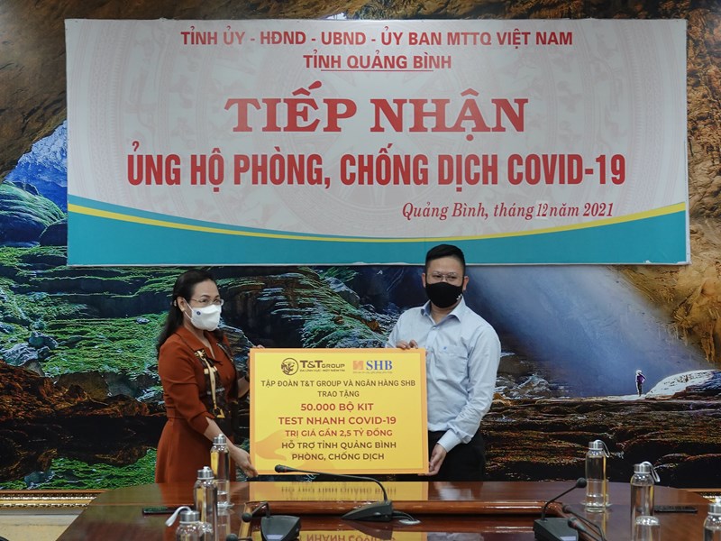Ủng hộ nhân dân Quảng Bình 5 vạn bộ kit xét nghiệm nhanh Covid-19 - Anh 1