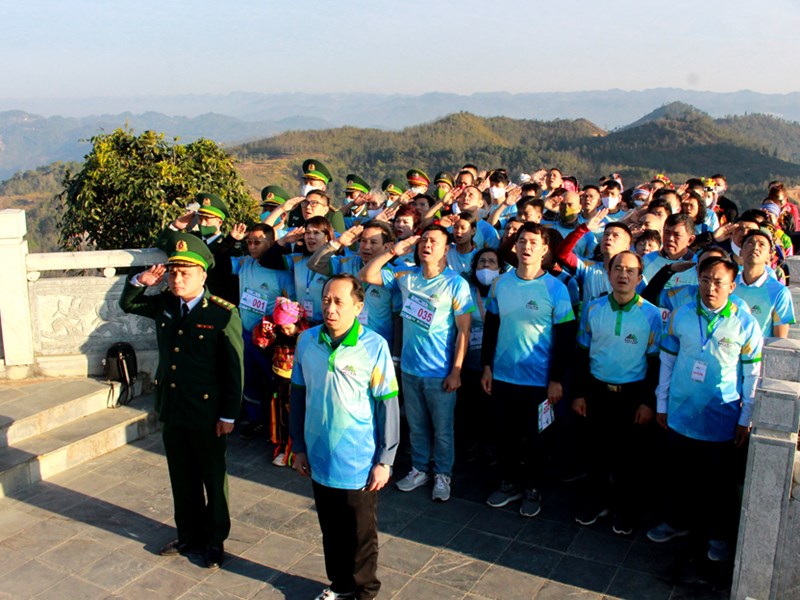 50 vận động viên tham gia 