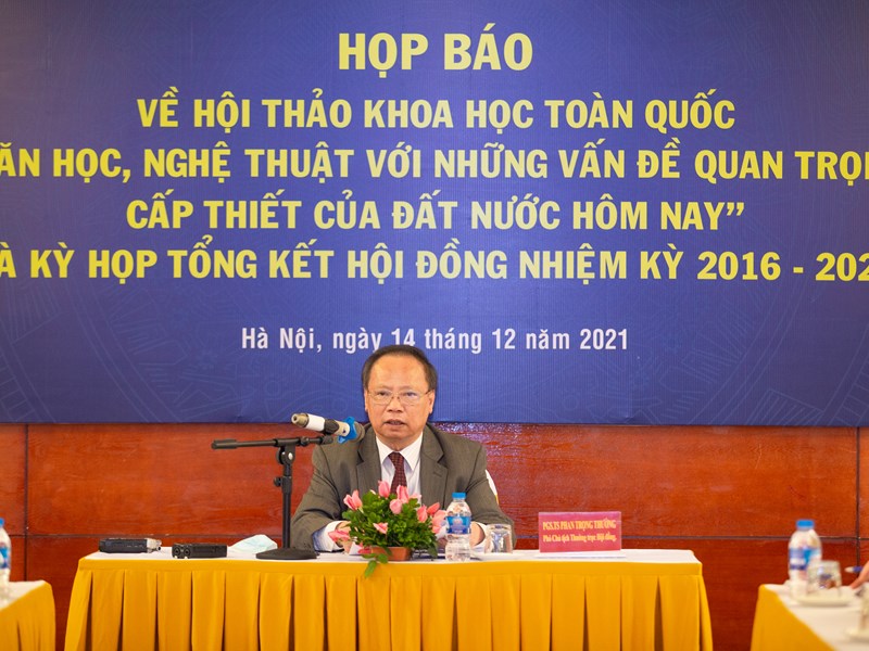 Văn học nghệ thuật với những vấn đề quan trọng, cấp thiết của đất nước hôm nay - Anh 2