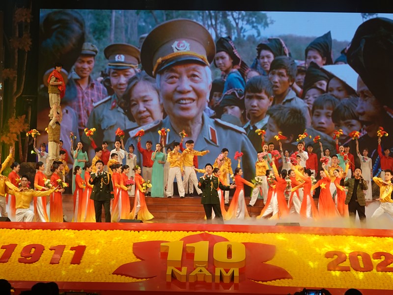 Kỷ niệm trọng thể 110 năm ngày sinh Đại tướng Võ Nguyên Giáp - Anh 3