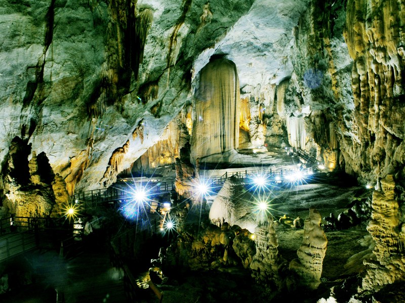 Thủ tướng Phạm Minh Chính: Quảng Bình có nhiều tiềm năng để phát triển du lịch, dịch vụ - Anh 3