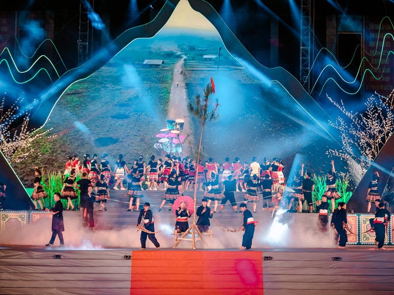 Khai mạc Ngày Hội văn hóa dân tộc Mông lần III năm 2021: Tôn vinh văn hóa của một dân tộc giàu truyền thống - Anh 7