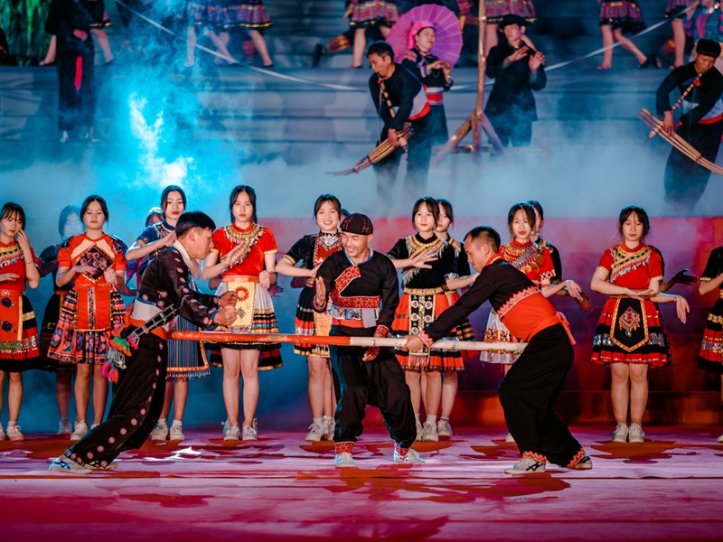 Khai mạc Ngày Hội văn hóa dân tộc Mông lần III năm 2021: Tôn vinh văn hóa của một dân tộc giàu truyền thống - Anh 12