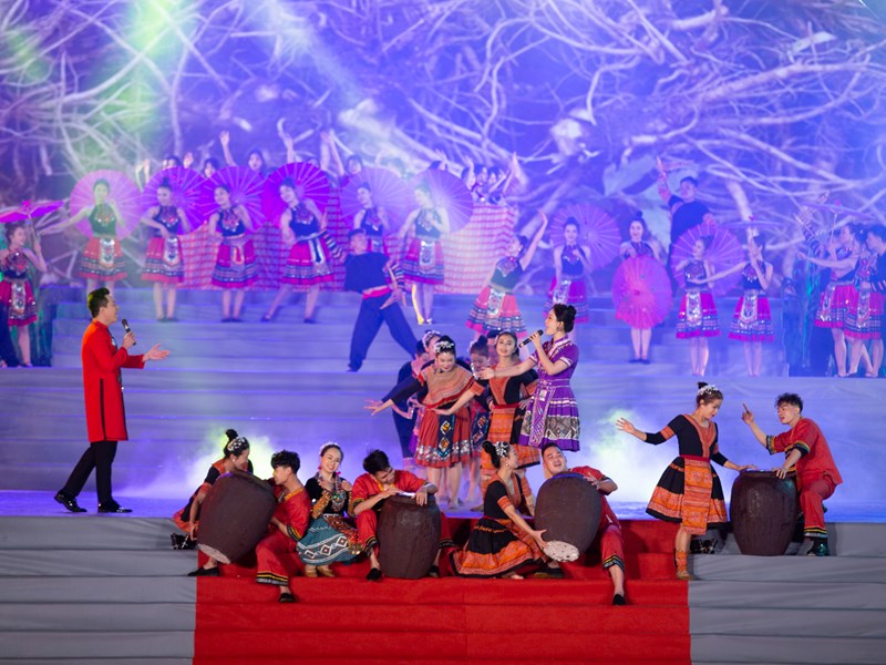 Khai mạc Ngày Hội văn hóa dân tộc Mông lần III năm 2021: Tôn vinh văn hóa của một dân tộc giàu truyền thống - Anh 15