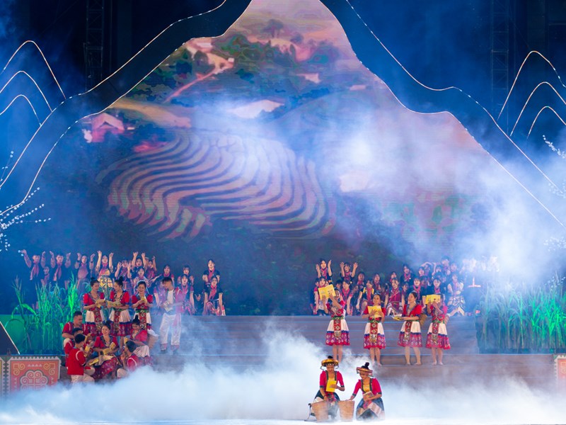 Khai mạc Ngày Hội văn hóa dân tộc Mông lần III năm 2021: Tôn vinh văn hóa của một dân tộc giàu truyền thống - Anh 13