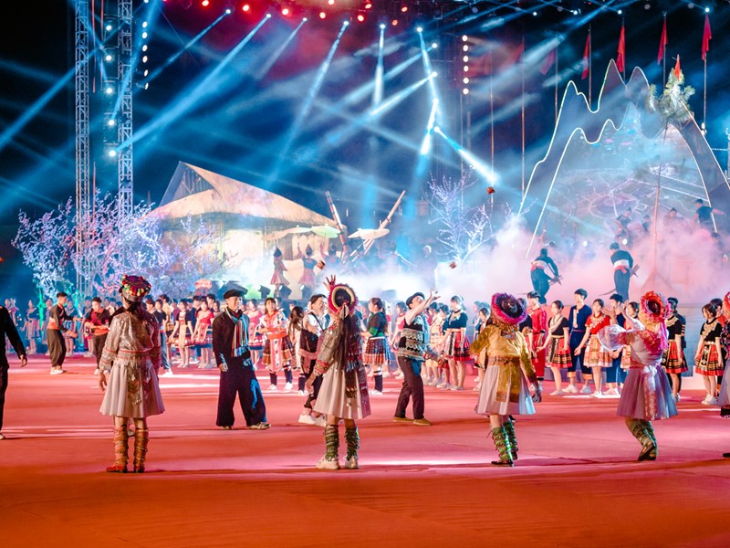 Khai mạc Ngày Hội văn hóa dân tộc Mông lần III năm 2021: Tôn vinh văn hóa của một dân tộc giàu truyền thống - Anh 16