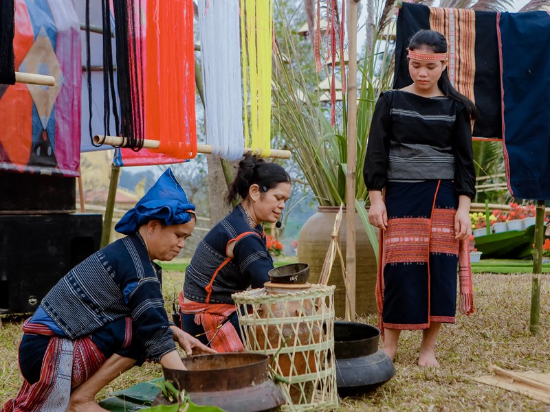 Linh thiêng Nghi thức cúng vợt sợi bông của đồng bào dân tộc Ba Na - Anh 4